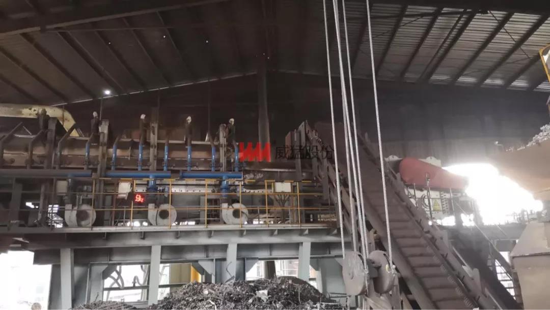 1629776598
